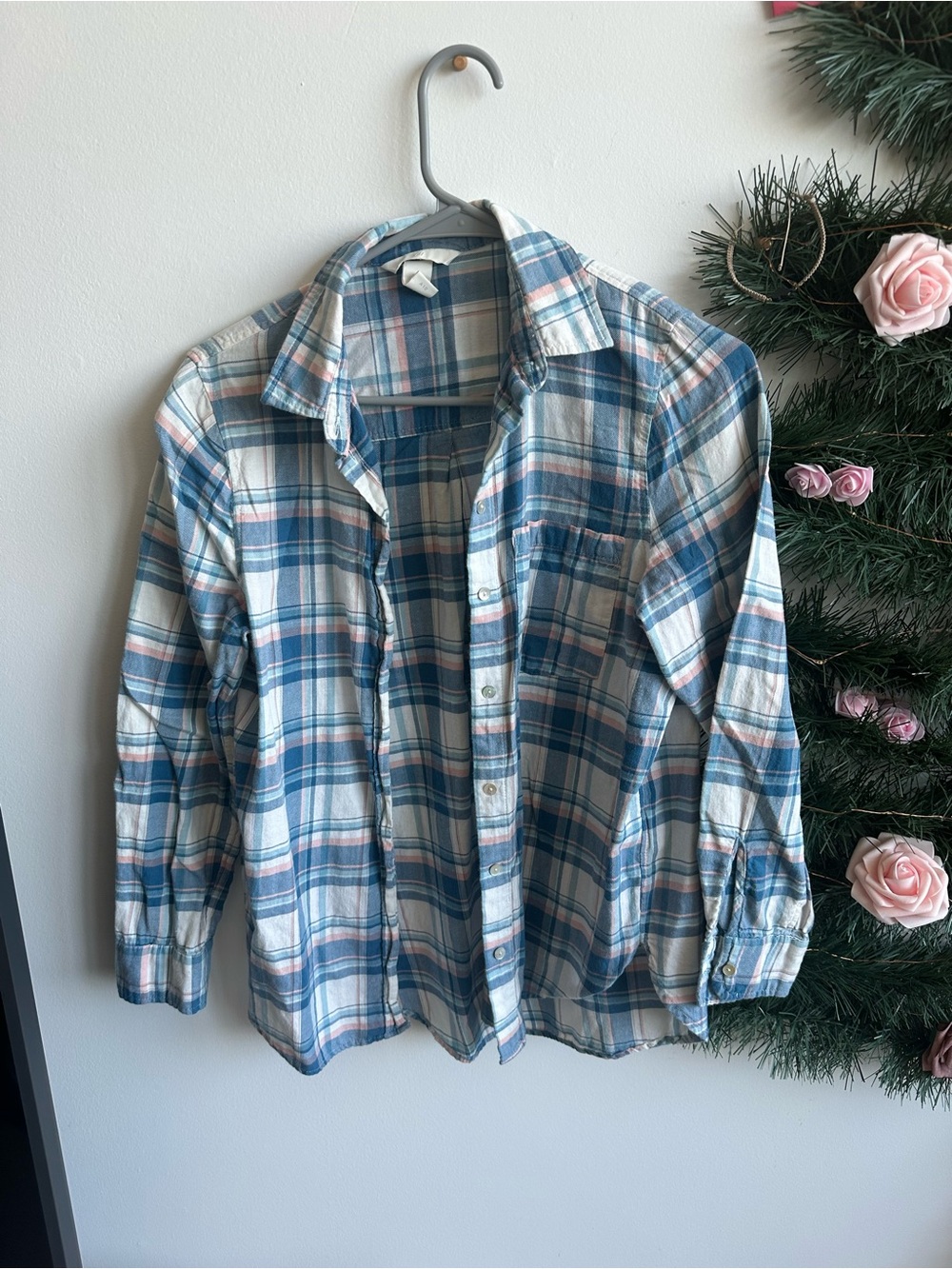 H&M Blue, Cream & Pink Plaid Buttonu-Down Shirt